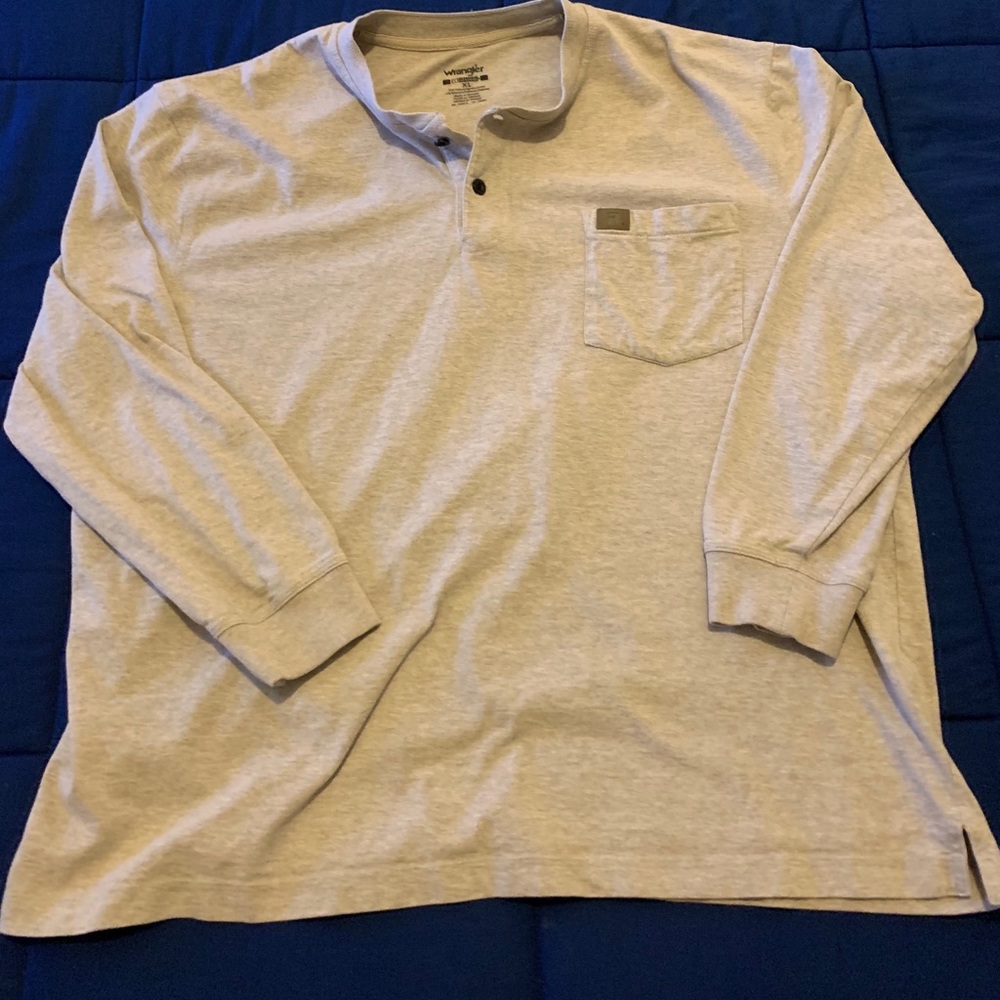 Men’s XL long sleeve shirt